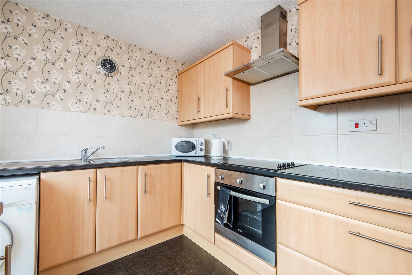 2 bed property in Oak Croft, Chorley